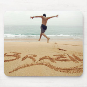 BRAZILIË. Man op de borst met een zwempak Muismat