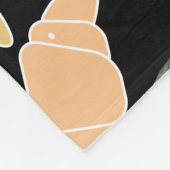 Breakfast Ham en Cilantro Eggs op een croissant Fleece Deken (Hoek)