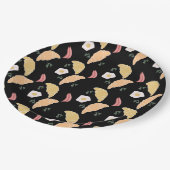 Breakfast Ham en Cilantro Eggs op een croissant Papieren Bordje (Gekanteld)