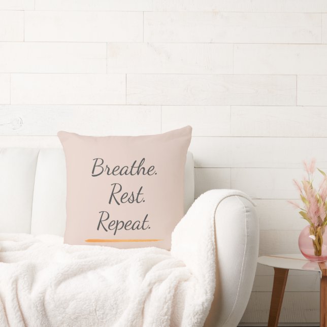 Breathe Rest Repeat Elegant Blush Pink Typography Kussen (Bank)