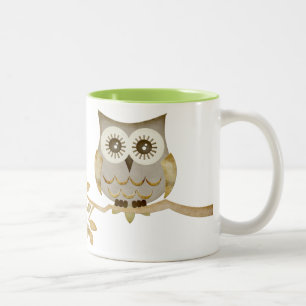 Brede ogen Owl in de Mok van de bomen