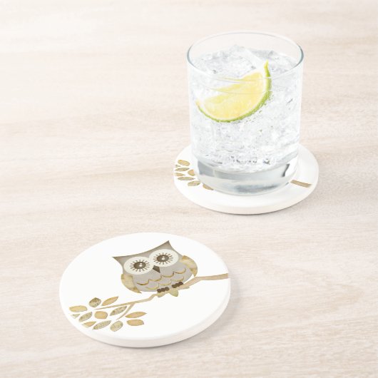 Brede ogen Owl in het Onderzetter van de bomen (Zijkant)