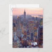 Breed uitzicht van Manhattan bij zonsondergang Briefkaart (Voorkant / Achterkant)