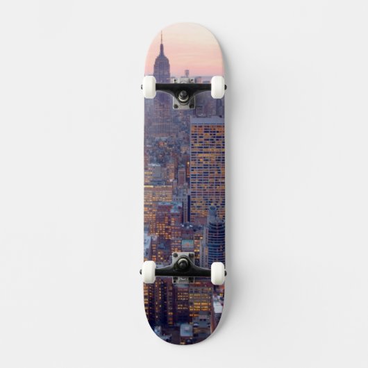 Breed uitzicht van Manhattan bij zonsondergang Persoonlijk Skateboard (Voorkant)