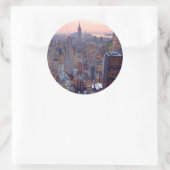 Breed uitzicht van Manhattan bij zonsondergang Ronde Sticker (Tas)