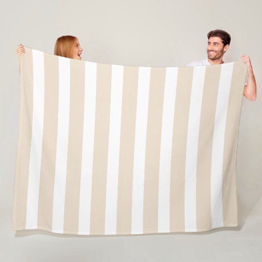 Breedbandjes, room en wit fleece deken (In situ)