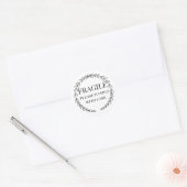 Breekbaar behandel alsjeblieft met zorg geel roze ronde sticker (Envelop)