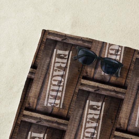 Breekbare houtkrat  bruine houtnerf strandlaken (In situ)