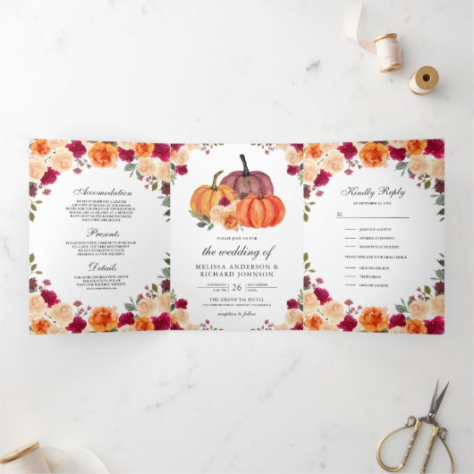 Brent Sinaasappel en Bourgogne Floral Pumpkin Wedd Drieluik Uitnodiging (Binnen)