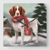 Bretagne Spaniel Hond in Sneeuw Kerstmis Vierkante Klok (Voorkant)