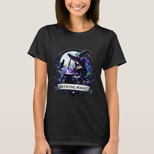 "Brewing Magic" Halloween Witch Shirt (Voorkant)