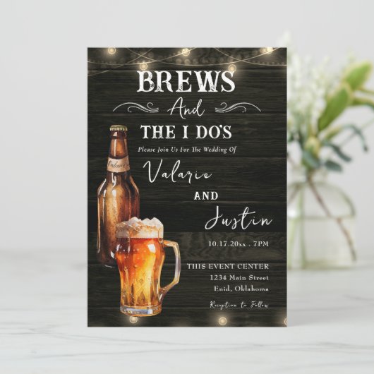 Brews and I Do's Casual bruiloft uitnodiging (Staand voorkant)