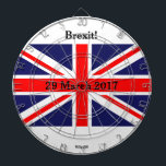 Brexit British Dartbord<br><div class="desc">Brits vlagontwerp, met de hand geschilderd en bedrukt met de datum waarop artikel 50 in werking treedt.</div>