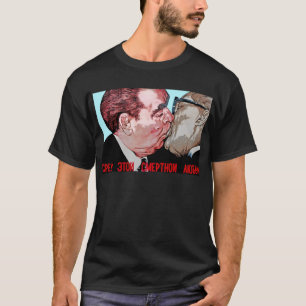 Brezhnev & Honecker Kiss, East Side Gallery, Berli T-shirt