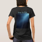 "Brianna Blue" Vrouwen in houtskool T-shirt (Achterkant)