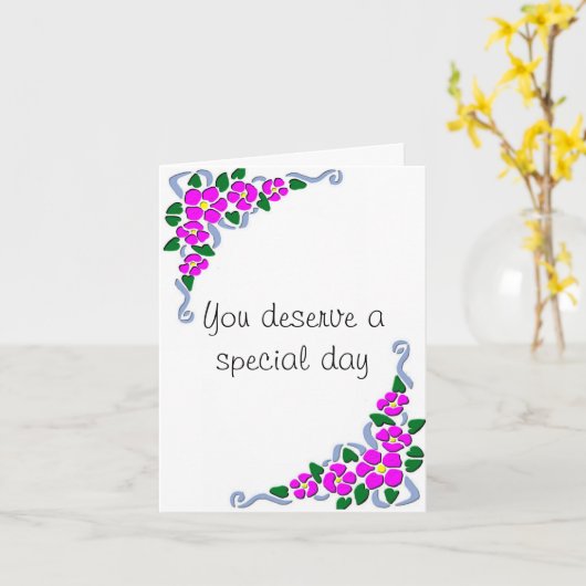 Briar nam de Kaart van de Verjaardag toe (Gele Bloem)