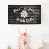 Brick wall trendy modern grundge Irish shamrock Spandoek (Insitu)