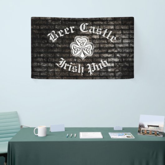Brick wall trendy modern grundge Irish shamrock Spandoek (Beurs)