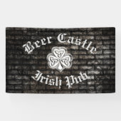 Brick wall trendy modern grundge Irish shamrock Spandoek (Horizontaal)