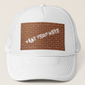 Brick Wall Trucker Hat met aangepaste tekst Pet (Voorkant)