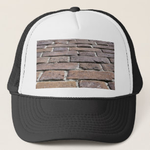 BRICKS WALL TRUCKER PET