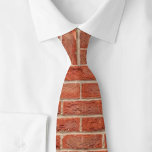 Brickwerkpatroon op een stropdas<br><div class="desc">Een Stropdas voor een Bouwer, Bricklayer, of de Arbeider van de Bouwnijverheid misschien. Een patroon van bakstenen die een bakstenen muur vormen, is het ontwerp. Bricklayer cadeausuggestie. Een vertegenwoordiger van de bouwsector of een bouwer zou deze stropdas op prijs stellen. Een geweldig cadeauidee voor iedereen in de bouwsector.</div>