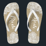 Bridal Land Rustic Burlap en Lace Teenslippers<br><div class="desc">Bridal Country Rustic Burlap en Lace Teenslippers - versierd met een berucht en kant bedrukte achtergrond. Gebruik voor vrijgezellenfeest cadeaus,  kerstcadeaus en nog veel meer.</div>