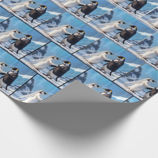 Bride and Groom Penguins Dancing On Ice Cadeaupapier (Hoek)