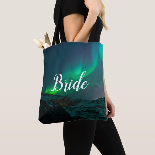 Bride Aurora Lights Script Elegant Wedding Tote Bag (Dichtbij)