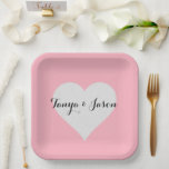 BRIDE & Bridesmaids Silver Heart Pink Bridal Party Papieren Bordje<br><div class="desc">Schatje,  pas deze leuke papieren borden aan voor je geweldige feest. Zoek naar het coördineren van luiers en bekertjes,  gewoon een andere manier om een speciale aanraking aan uw partij toe te voegen. Alle onderdelen van het BRIDE & CO. collectie.</div>