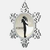 Bride- en bruidsdatum tin sneeuwvlok ornament (Rechts)