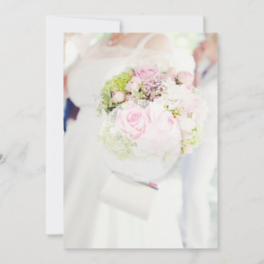Bride en Flower Bouquet Wedding Kaart (Achterkant)