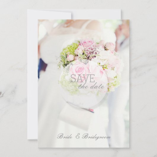 Bride en Flower Bouquet Wedding Save The Date (Voorkant)