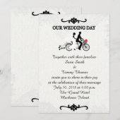 Bride en Groom over Tandem Bicycle Wedding Invitat Kaart (Voorkant / Achterkant)