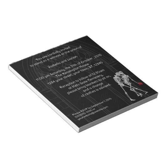 Bride en Groom Skeletons Gothic Weddenschap Notitieblok (Schuin)