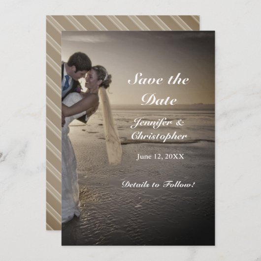 Bride & Groom Grayed Sunset Beach Save the Date (Voorkant / Achterkant)