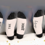 Bride & Groom met huwelijksdatum Bride's Sokken<br><div class="desc">Bride en Groom met de Datum van het huwelijk Typografie de Sokken van de Weddenschap de Bride op de Sokken van de Bodem groeperen. Bride's custom sokken, Team Bride, Wedding party giften, Wedding party sokken, Funny bruiloft party gift, bruiloft humor, team en naam van bruid, unieke huwelijksfeesten, cadeaus van de...</div>