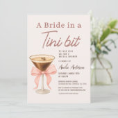 Bride in a Tini Bit QR Code Bridal Shower Kaart (Staand voorkant)