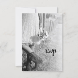 Bride in Cowboy Boots met zonnebloemen die RSVP we Kaartje