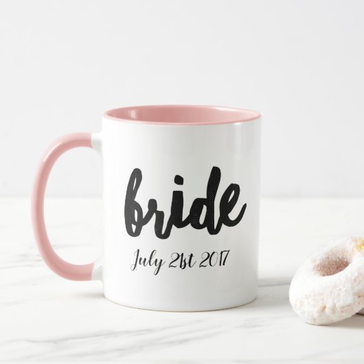 Bride met de Datum van de Aangepaste Weddenschap Mok (Met donut)