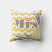 Bride mevrouw Lips Gray Peach and Yellow Zig Zag Kussen (Achterkant)