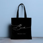 Bride Modern Elegant Script Wedding Custom Name Tote Bag<br><div class="desc">Bride Moderne Elegant Manuscript Typography Wedding Custom Name Canvas tas kenmerkt de eenvoudige tekst "Bride"in een elegante moderne witte kalligrafiemanuscripttypografie. Aangepast met je aangepaste naam en trouwdatum. Ideaal voor de bruid voor een vrijgezellenfeest of trouwdag. Ontworpen door Evco Studio www.zazzle.com/store/evcostudio</div>