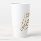 Bride om geschenk te worden - ik zei ja Gold Foil  Latte Mok (Voorkant)