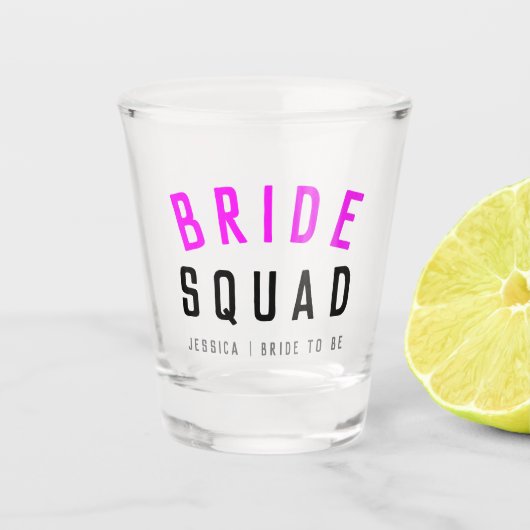 Bride Squad | Hot-roze Bachelorette Bridesmaid Shot Glas (Voorkant)