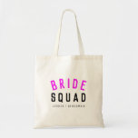 Bride Squad | Hot-roze Bachelorette Bridesmaid Tote Bag<br><div class="desc">Kute, eenvoudige, stijlvolle "Bride Squad" citeert een canvas tas met moderne, minimalistische typografie in zwart-wit-roze in een koele trendy stijl. De slogan, de naam en de rol kunnen gemakkelijk gepersonaliseerd worden met de namen van je bruidfeest, bijvoorbeeld bruid, bruidsmeisje, bloemmeisjes, moeder van de bride, Glam Squad en nog veel meer!...</div>