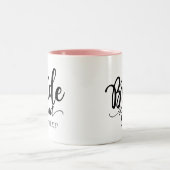 'Bride Squad' moderne zwarte script aangepaste tro Tweekleurige Koffiemok (Center)