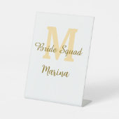 Bride squad monogram golden bridal shower simple  reclamebord met voetstuk (Voorkant)