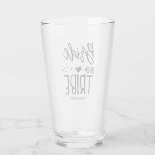 Bride Tribe Custom Name Bridesmaid Script Glas (Achterkant)