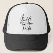 Bride Tribe met Arrow Trucker Hat Trucker Pet (Voorkant)