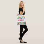 Bride Tropical Beach Destination Wedding Tote Bag<br><div class="desc">Het ontwerp is voorzien van een modern waterverf bloemontwerp met tropische bladeren en bloemen.</div>